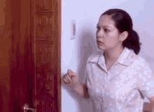Chismosa GIFs .